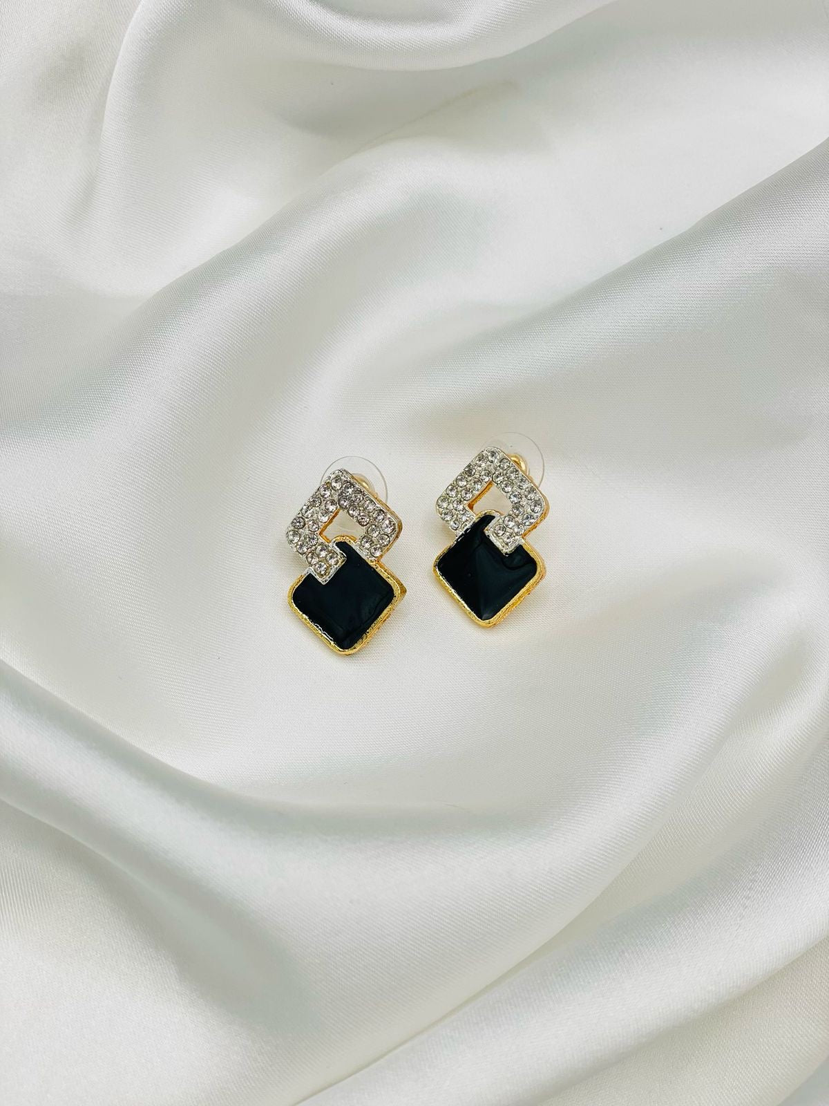 Black square tops