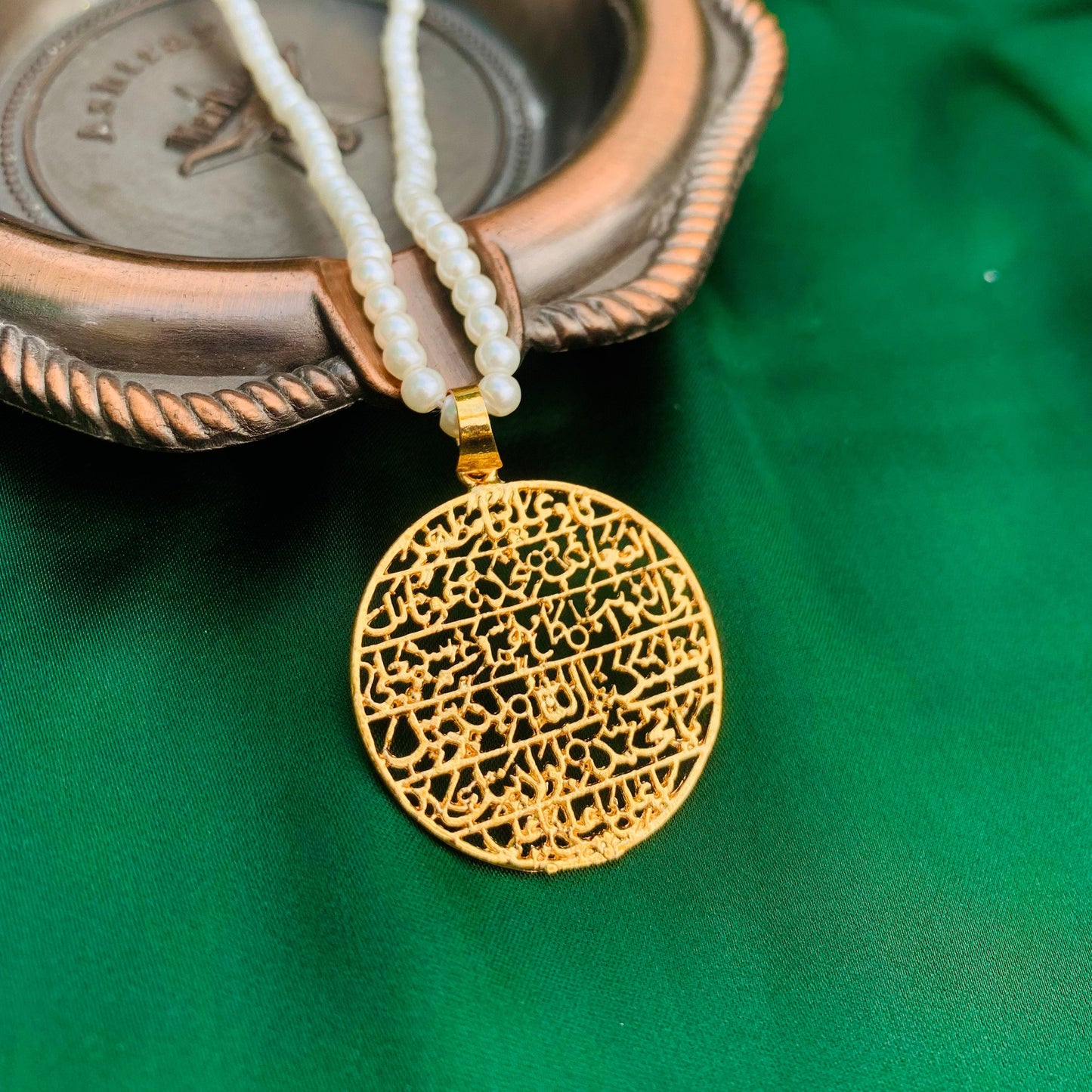 Nad e Ali Pendant