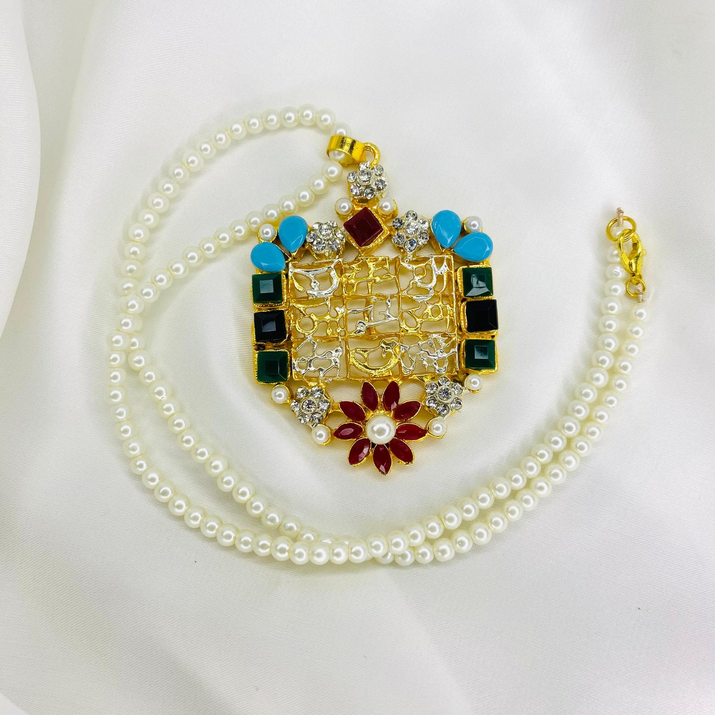 Kundan Loh-e-Qurani Pendant