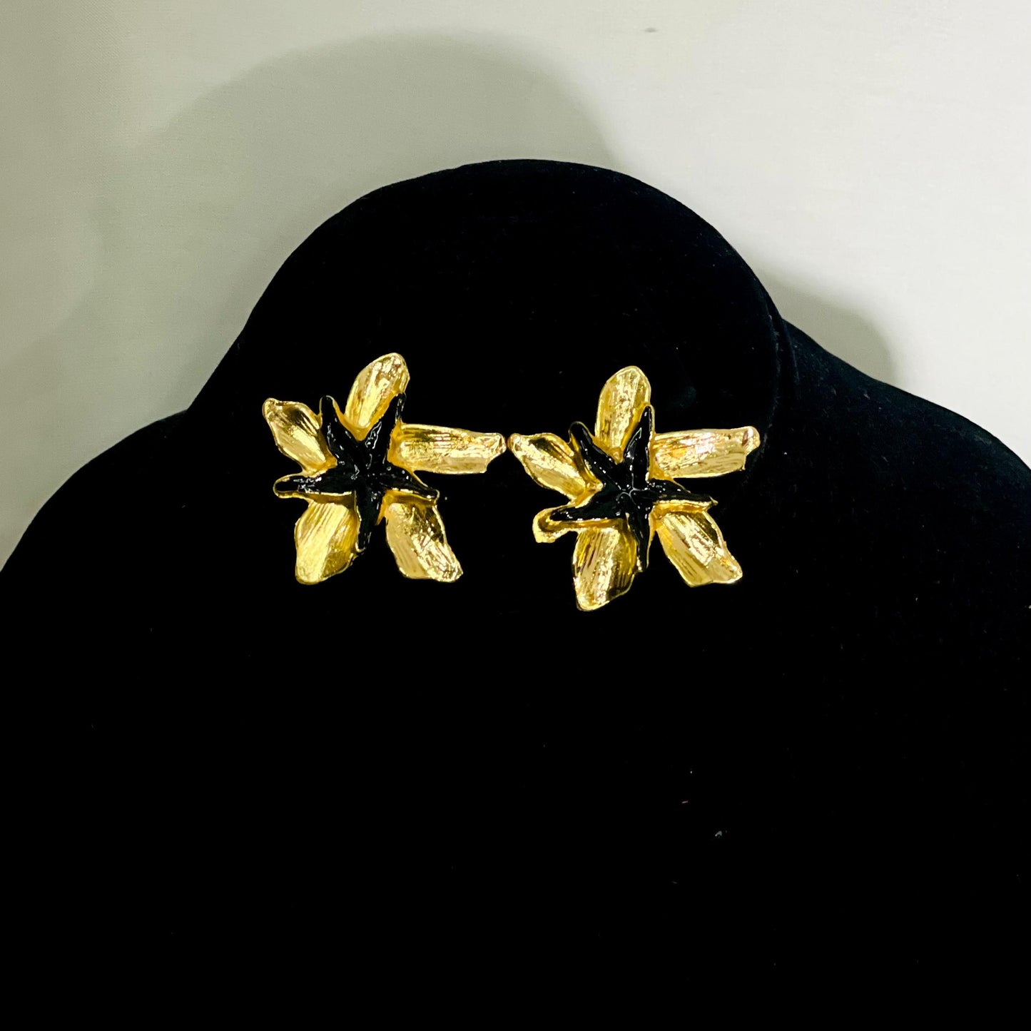 Vintage flower earrings