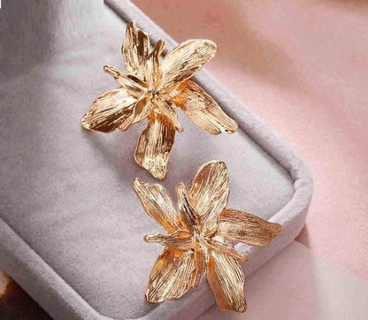 Vintage flower earrings