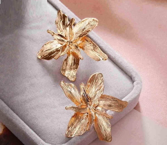 Vintage flower earrings